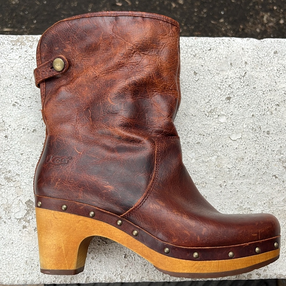 Ugg Lynnea Boots size 6